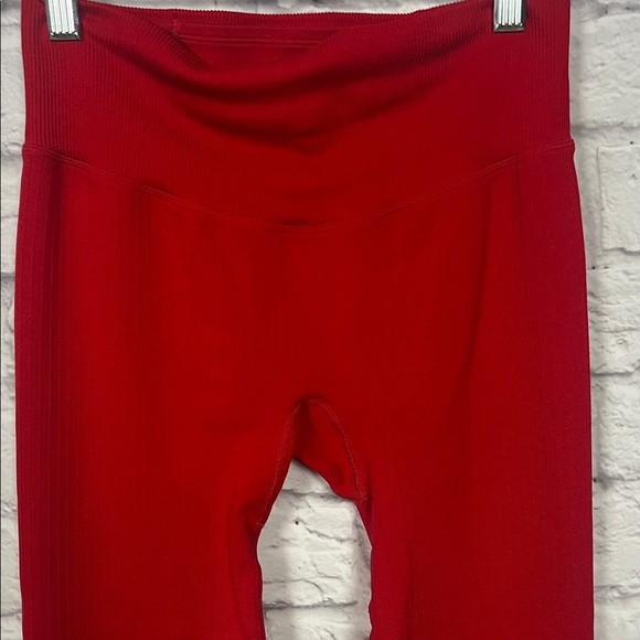 PINK Victoria's Secret Red Leggings - Picture 4 of 8